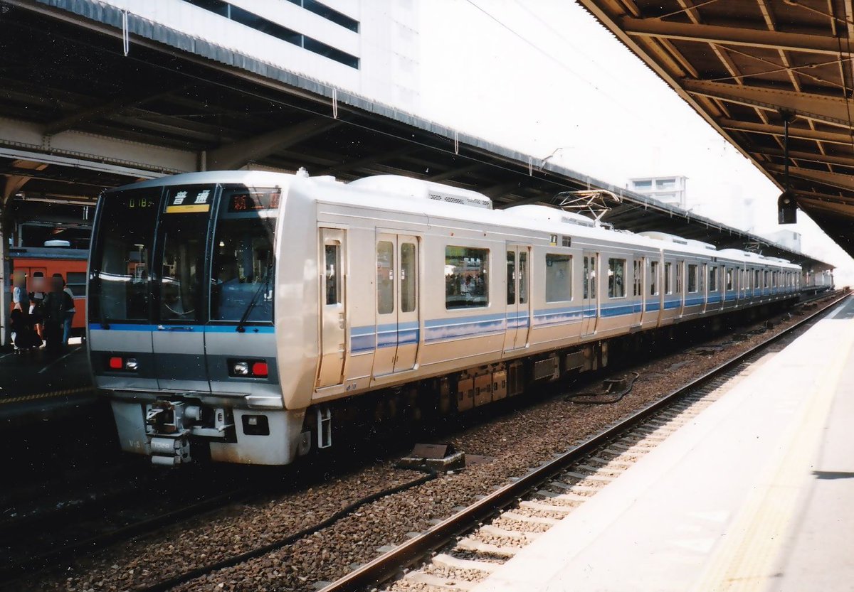 207系1000番台がまだ片パンタだった頃、JR京都線・JR神戸線用の編成は6