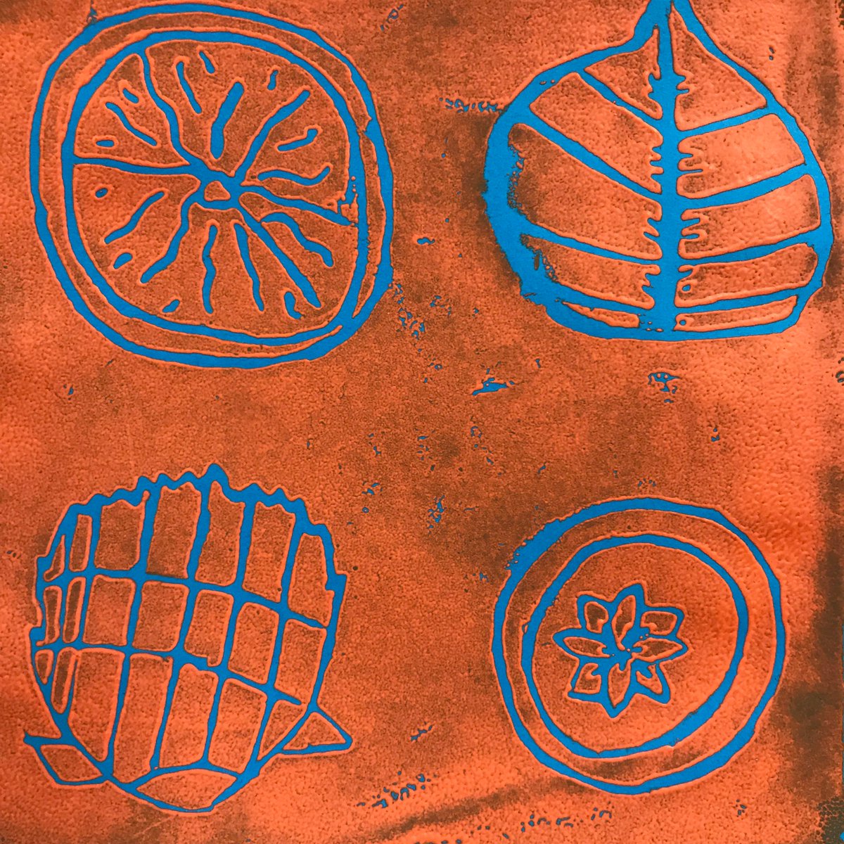 Amaia_Movie's tweet photo. Excellent initial prints in our relief print lesson with Year 7; terrific colour combinations #ReliefPrinting #PolyPrints https://t.co/kt3oSifOV2
