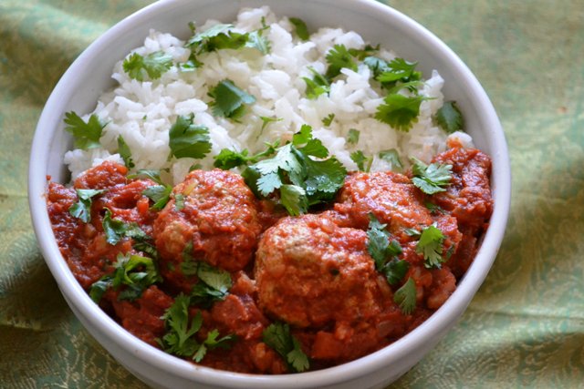 Make-ahead dinner for busy weeknights - Turkey Kofta Curry #recipe @ bit.ly/KoftaCurry 

#delicious #food #recipes