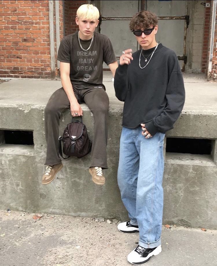 young__freckles's tweet photo. nobody:

dudes outside Espresso News: https://t.co/MzyZke1TKj