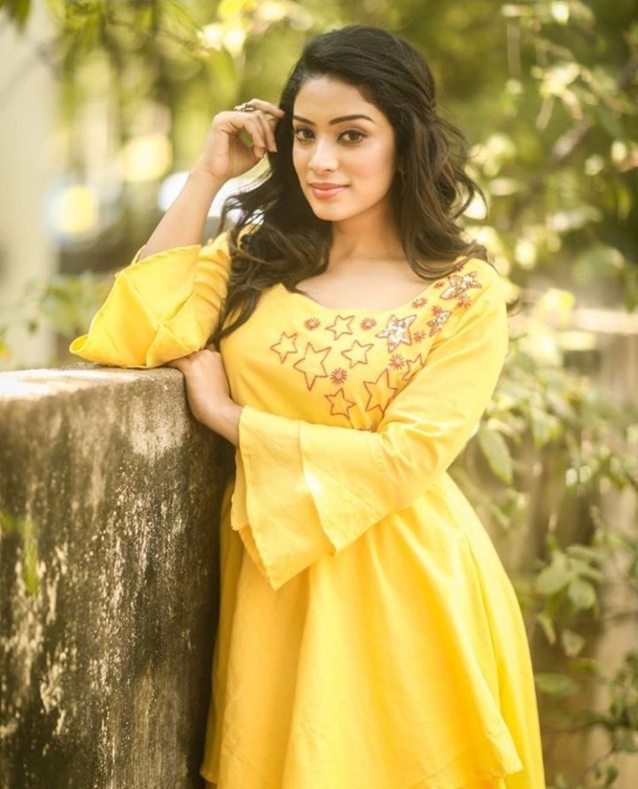 imjillakjailani's tweet photo. @vj_diya
Mammbalama Mambalam Selathu Maambalam Neethanadii😘...!!
Unna Appadiye Naantha Thinga Pore ...😍😋
#GoldenMango #DiyaDarl
Have Nice Day Diya Heatry 's https://t.co/uaBJihyKos