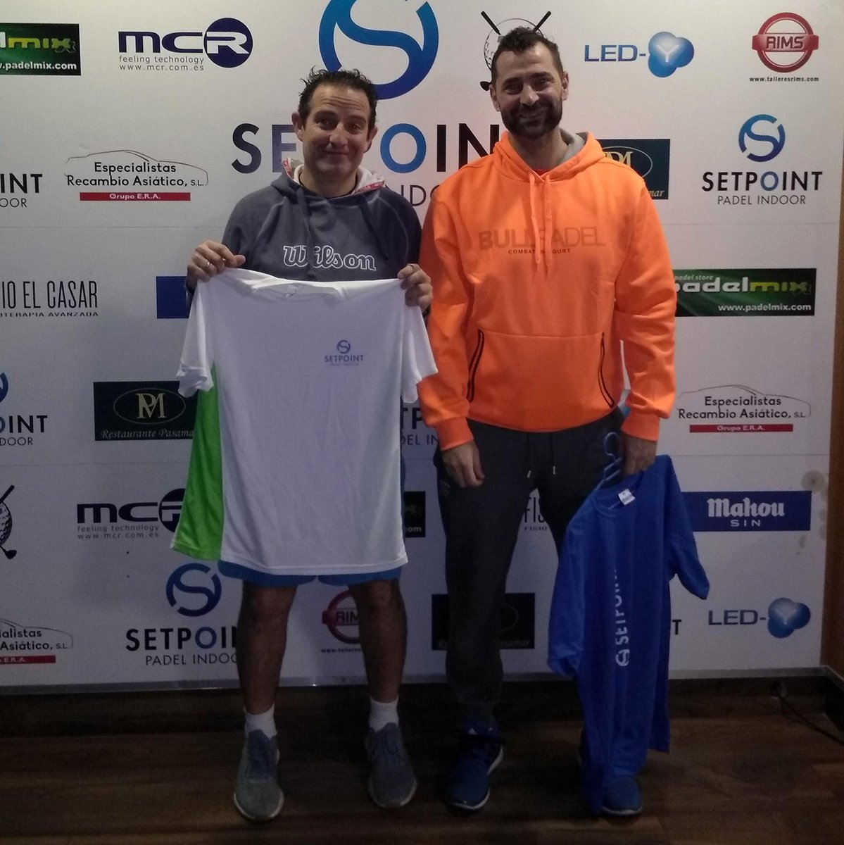 SetPointG's tweet image. ¡Buenos días! Más fotos de nuestros campeones, en este caso las correspondientes al pasado domingo 3 de febrero. ¿Te gustaría lucir tus trofeos en las próximas? ¡Pues te esperamos con los brazos abiertos! 😉