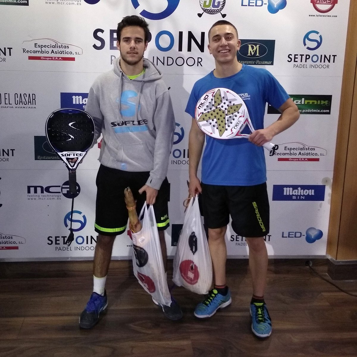 SetPointG's tweet image. ¡Buenos días! Más fotos de nuestros campeones, en este caso las correspondientes al pasado domingo 3 de febrero. ¿Te gustaría lucir tus trofeos en las próximas? ¡Pues te esperamos con los brazos abiertos! 😉