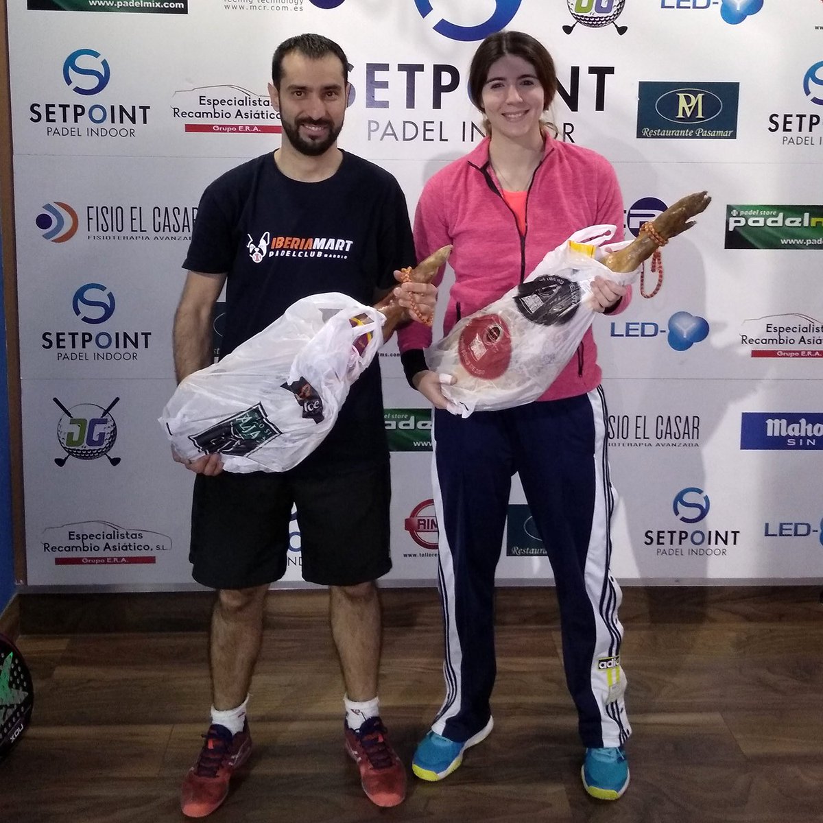 SetPointG's tweet image. ¡Buenos días! Más fotos de nuestros campeones, en este caso las correspondientes al pasado domingo 3 de febrero. ¿Te gustaría lucir tus trofeos en las próximas? ¡Pues te esperamos con los brazos abiertos! 😉