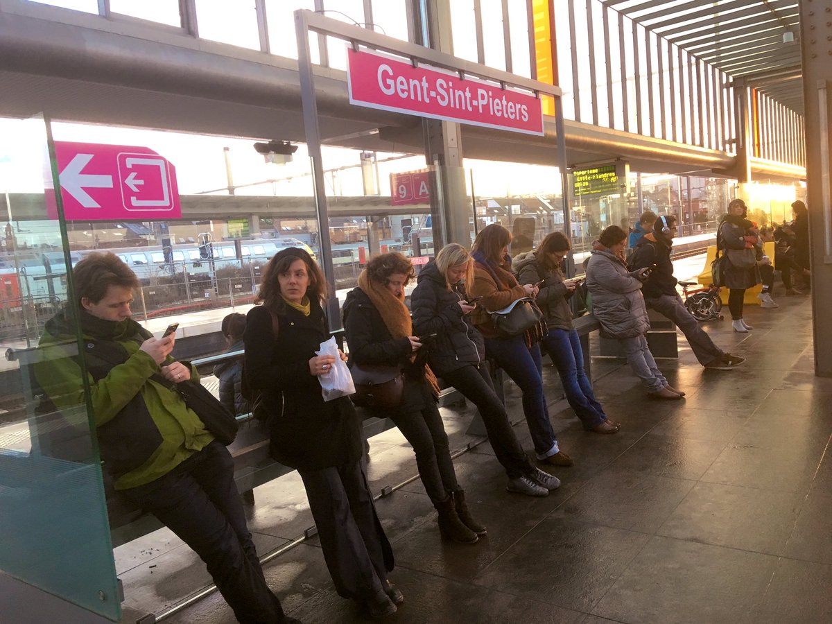 scriptorij's tweet photo. Digitaal is de taal. #Perron10 https://t.co/aZkP2iMV63