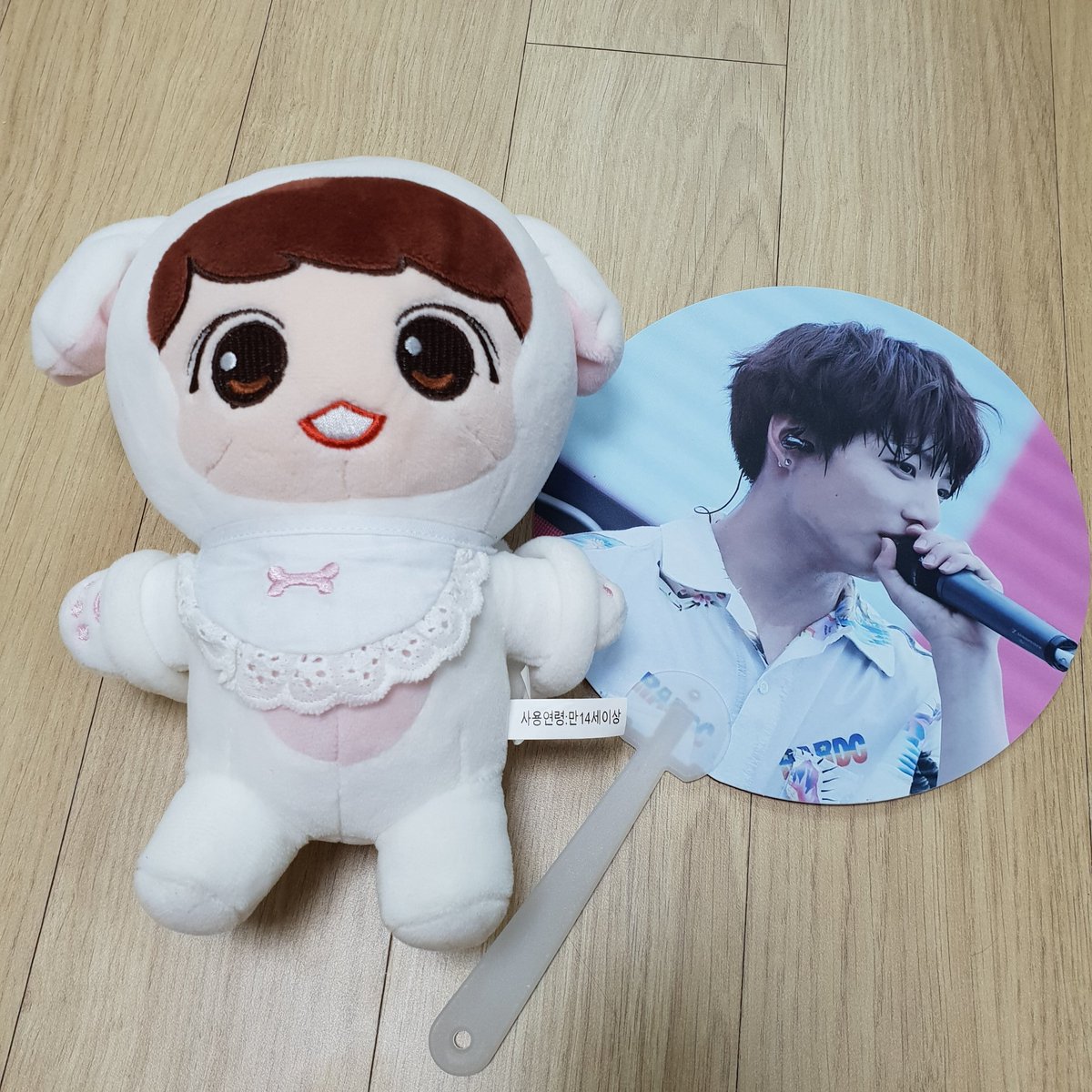 daebak_l's tweet photo. #방탄인형 양도받으실 분 옾챗으로 들어와주세요! https://t.co/F3Zww30FGc

× 알몬쿠키 3.0
- 1차 옷 풀특

× 꾸리미 1.5
- 바디 + 턱받이 + 부채 구성

배송비미포함 가격 https://t.co/1rTLGcbZ5X