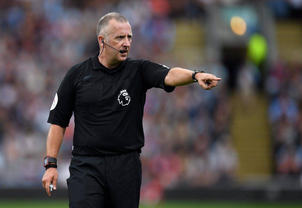 Алексей еськов футболист. Евгений еськов. Коллина арбитр. Мешков арбитр рфпл. Бьорн кёйперс улыбается.