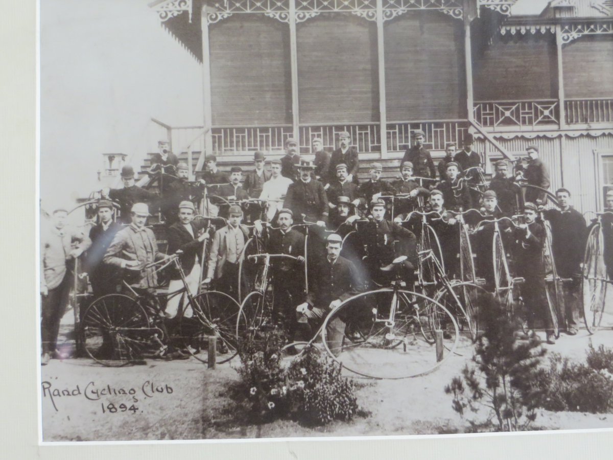 njogumorgan's tweet photo. @dcfrancis13 it seems to me like bike retailers in #SouthAfrica no longer make available wide diversity of bike technologies like in the past...now difficult to get a decent upright commuter bike https://t.co/lMrjBDB1De @BookCycling https://t.co/y4cz1GdcDa