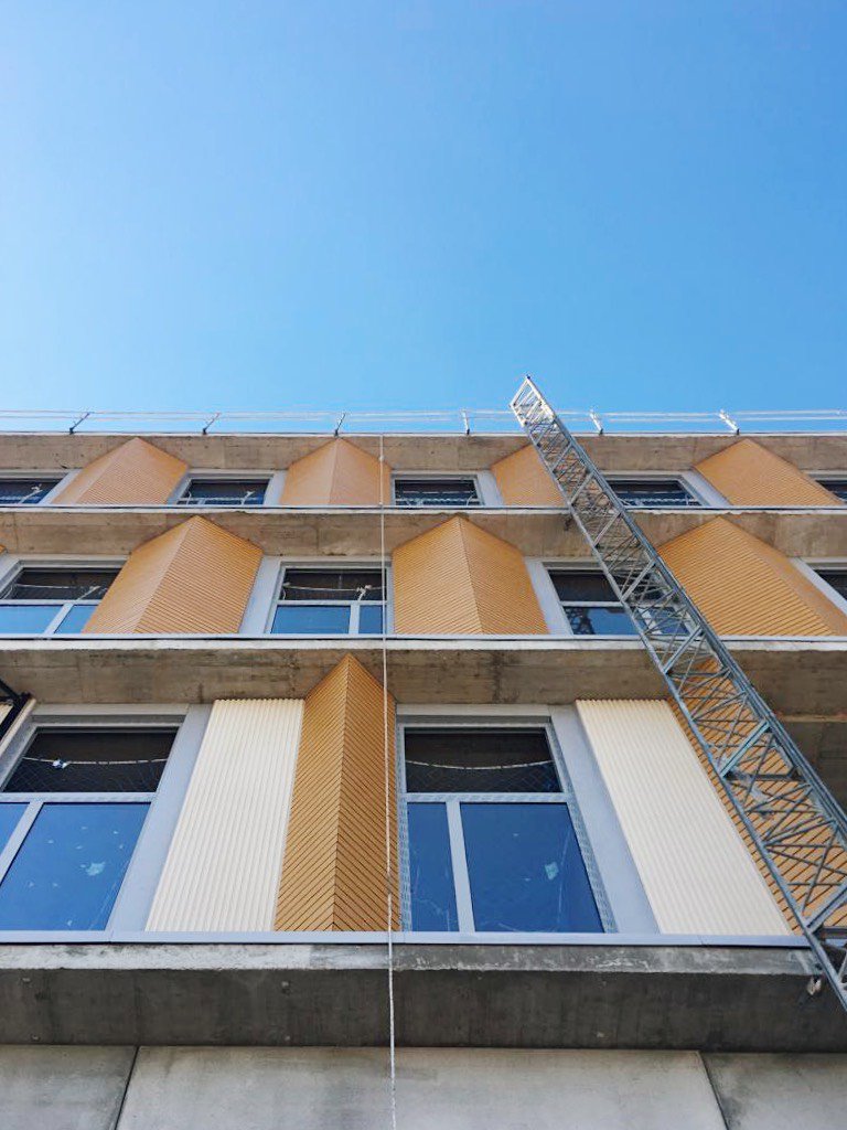 eneroarq's tweet image. Detalle de los “boomerang” de la fachada en nuestra ampliación del hospital de Pozuelo.

#architecture #facade #healtharchitecture #healthcarearchitecture #arquitecturasanitaria #arquitecturahospitalaria #santéprivée #salud #juevesdearquitectura