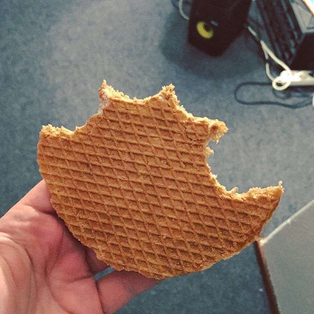 Taste-testing GLUTEN-FREE wafel dough at home, perfecting the recipe 📝 #glutenfree #experimenting .
.
.
#strooprotterdam #sterkerdoorstroop #ambacht #sinds2013  #stroop #FenixFoodFactory #Rotterdam  #katendrecht #stroopwafel #stroopwafelrotterdam #le… bit.ly/2BojQP0