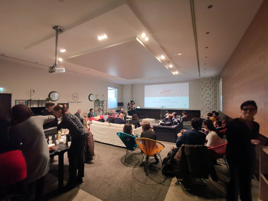 l_hoarau's tweet photo. @sanef_groupe participe à un atelier mixthebrain #intelligencecollective sur l'industrialisation avec les startups  @ClubOpenInnov. Partage et #Innovation https://t.co/PBfeQ3cLmS