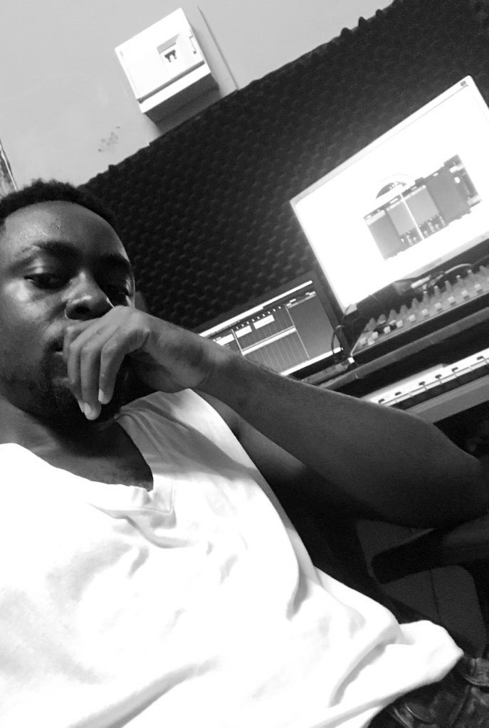 WeAreGhG's tweet photo. Good morning 🌞 Rise & Fly 🚀
@TeePhlowGH 👑 was in the studio last night Something is coming 🍷#ghgstudios #thenewsky https://t.co/UnuOfZAumE