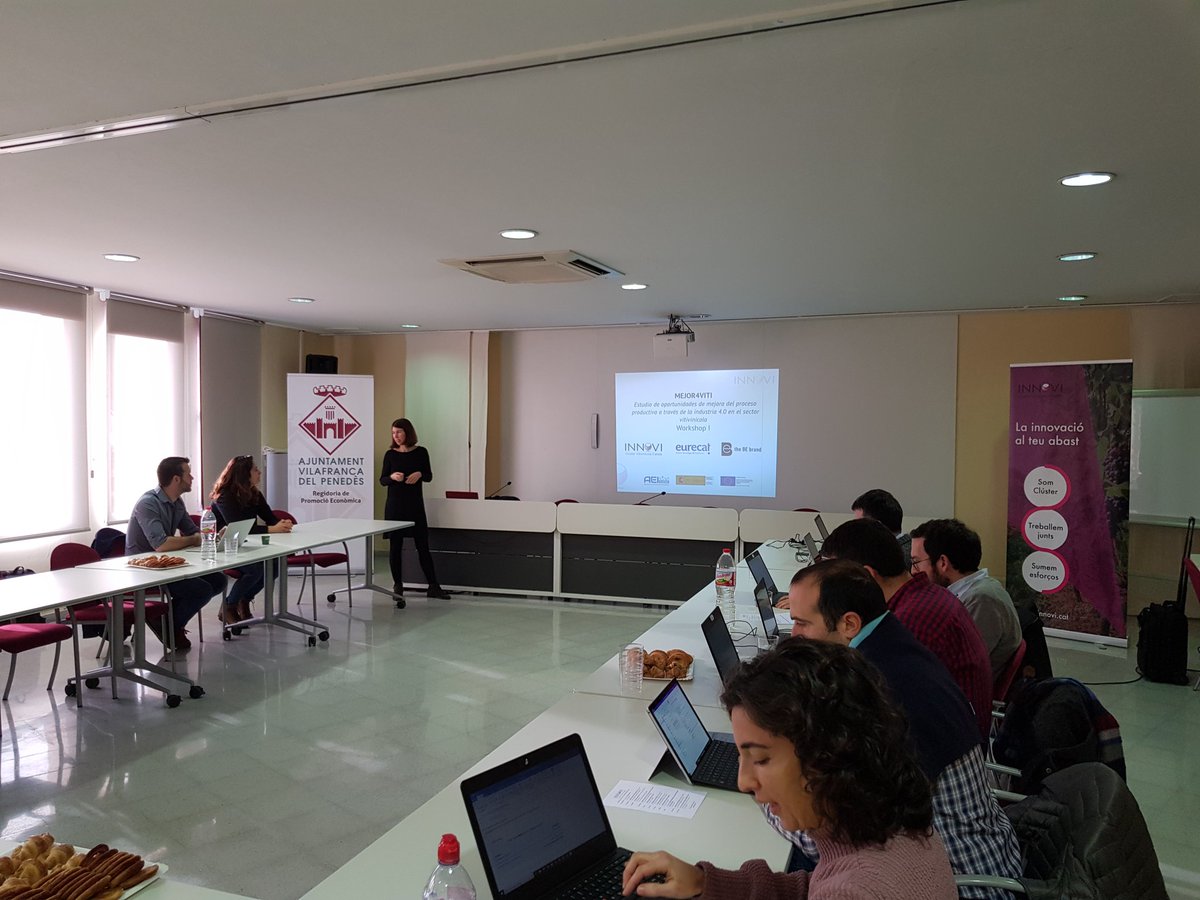 clusterinnovi's tweet photo. S'inicia el worhshop sobre indústria 4.0 exclusiu pels socis d'INNOVI. Vols saber com participar-hi? Informa't a https://t.co/yWwrFJLiPy #mejor4viti @theBeBrand_bcn @Eurecat_news https://t.co/mRN50E2fi1
