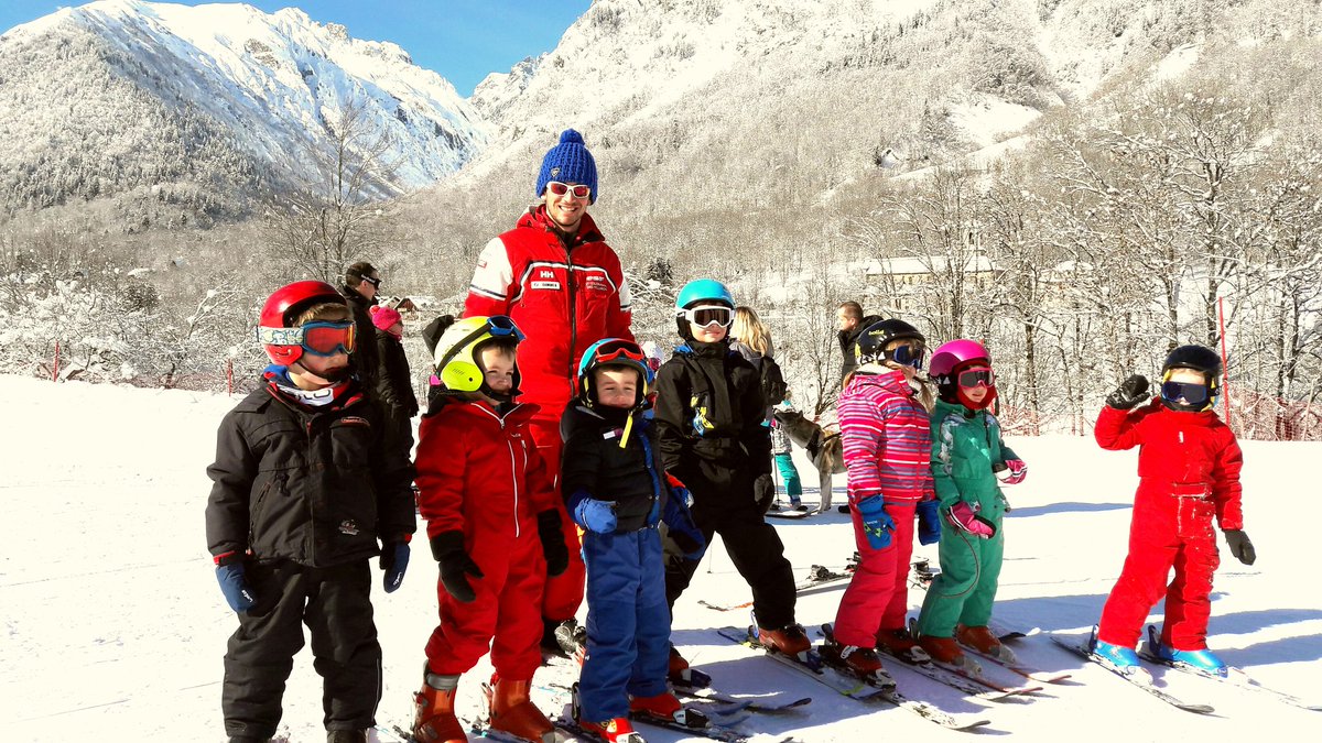 Cet hiver, l'enseignement du ski à Saint Colomban a pris un coup de jeune, retrouvez Clément, Laura, Lucas et Christian au rassemblement ESF
#esf 
#sybelles 
#mauriennisezvous 
#saintcolomban