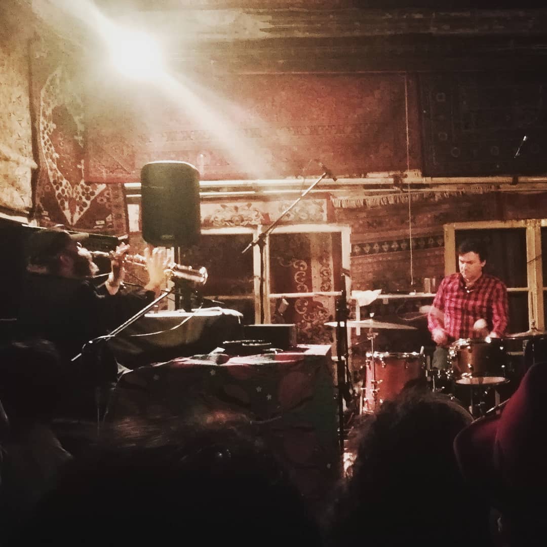 AnnetiretElise's tweet image. Jam session de folie à La Gare hier soir avec un @tdepourquery endiablé. À découvrir de toute urgence pour réchauffer cet hiver qui n&apos;en finit plus. Courez-y, il y joue tous les mercredis de février ! #jamsession #jazzmaispasque #thomasdepourquery