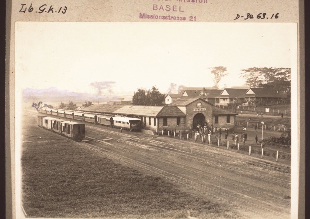 ghanabook's tweet photo. A pic of the Kumasi Railway Station 1933.

#Ghana https://t.co/rrVh7MerWk