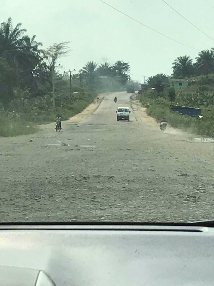 marvelnsa's tweet photo. That's they calabar-itu highway Buhari claims work has done. #NextlevelFraud https://t.co/E5P0gi7JDs