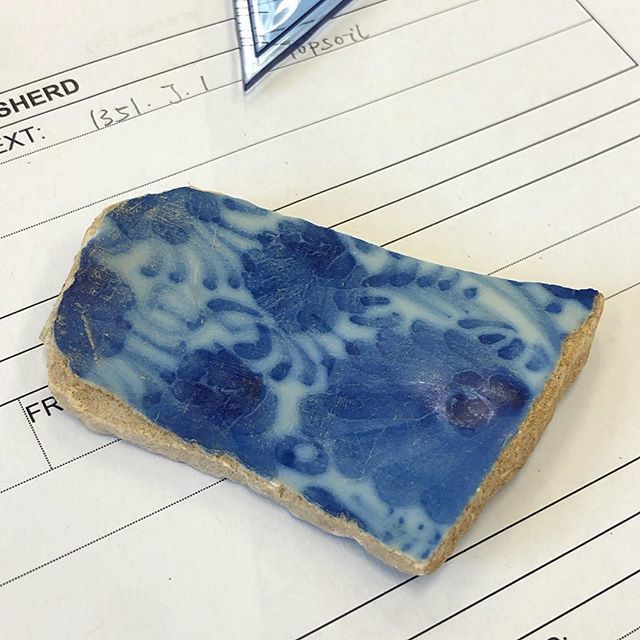 BigfishLynn's tweet photo. #ceramics #medievalpottery #medieval #pottery #ceramicanalysis #paintedpottery #cobaltblue https://t.co/Gwg04D5Qou https://t.co/8DFvBhn5li