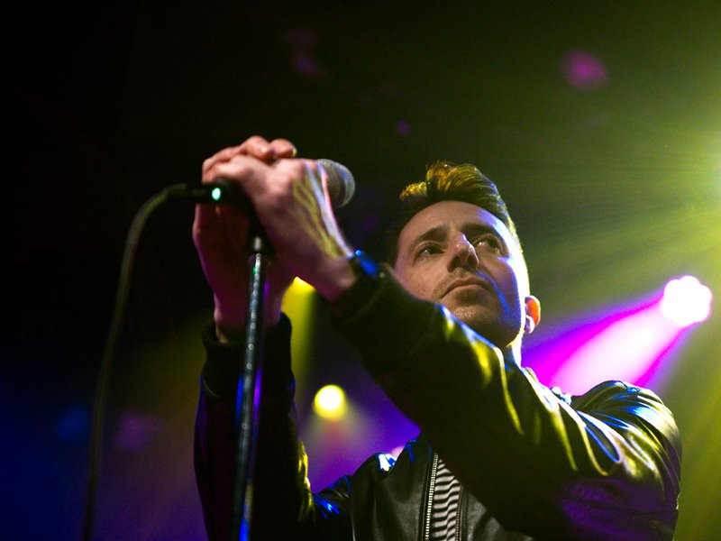 RomiTheWriter's tweet image. REVIEW: @davekeuning of #TheKillers 'Restless' for the '80s at @indysf gig ✏: @RomiTheWriter 📸: Gary Chancer | @Dangermaker 
bit.ly/2DZmX1L