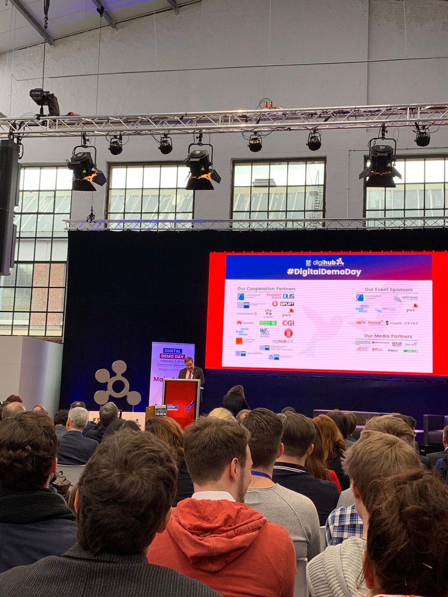 VDI_News's tweet image. Heimat vieler Startups, Universitäten, Innovationen und “Leading Place for Digital Business” @ArminLaschet über #NRW #digitalnrw #DigitalDemoDay #Startups #Industrie40 @digihub_de
