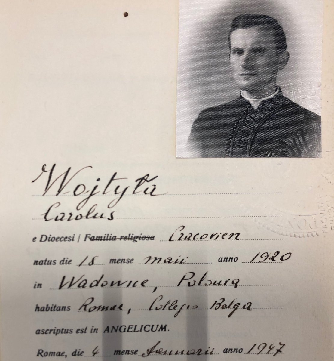 Guzik_Paulina's tweet photo. Buongiorno☀️ Nasz nowy dokument o Wojtyle - Humaniście @UPJPII zaczyna się tu #Angelicum #JohnPaulII #filmingDay1 https://t.co/auhapmzqym