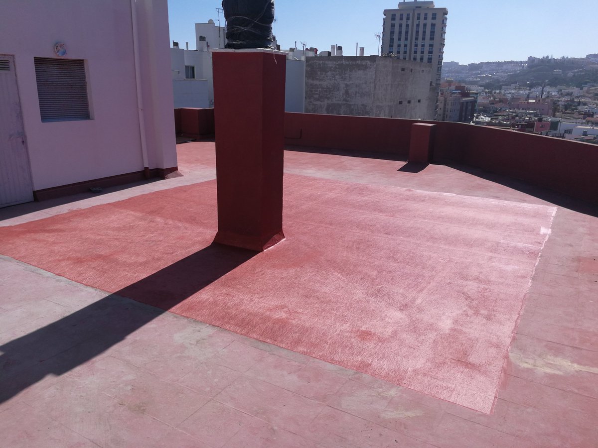 Gesapro's tweet photo. 💥En Gesapro realizamos trabajos de #mantenimiento en edificios de viviendas y oficinas 🏣
 Aquí mostramos el antes y después de una azotea en la zona de Alcaravaneras, donde llevamos a cabo:
 🔨cambio de bajante
 🔨nuevo desnivel
 🔨impermeabilización
 928 509 310 - 620 814 839 https://t.co/DiUlUUhL73