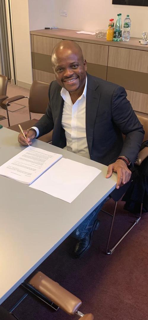 FabriceSawegnon's tweet image. Heureux de vous annoncer le rachat de VIBE Radio CI et Sénégal au Groupe LAGARDERE le 31 janvier 2019 à Paris. Cette acquisition s’inscrit dans notre stratégie de développement visant à créer le 1er Groupe de Communication et de Médias en Afrique noire francophone. @reVOODOOtion