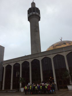 HPA_Philip_Lane's tweet image. This week Year 3 enjoyed a trip to the London Central Mosque near Regents Park and on their way back to school, they walked through the beautiful Regents Park and in front of Madam Tussauds .
#HPAPLTrips #HPAPLYear3