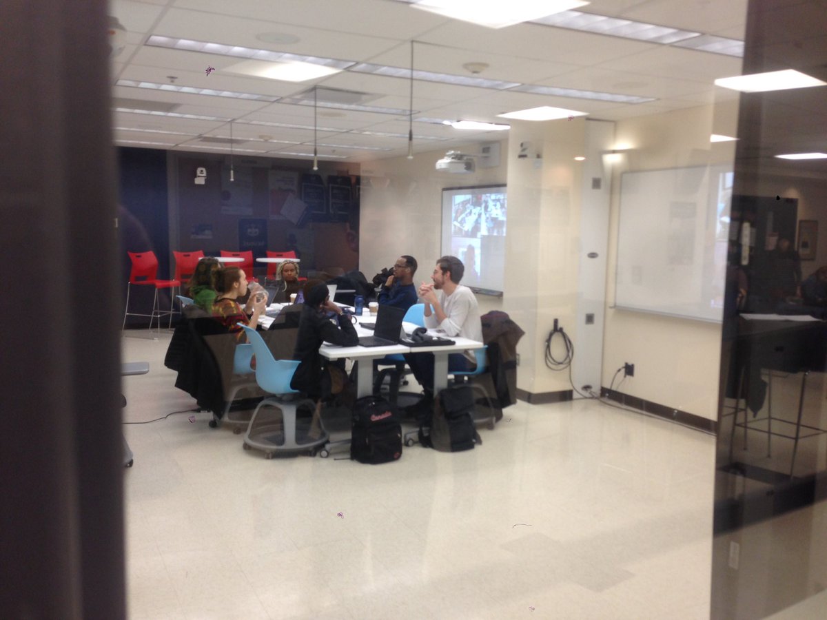 IutrsCafe's tweet photo. Dispositif éprouvé au Quebec - La formation en hybride avec salle dédiée mixant etudiants en présentiel Et à distance @universitelaval @espe_unistra @Idip_Unistra @LearningLabNet @unistra @lesIUT #LavalDesignLab @IutRSchuman https://t.co/X1YE9gz42r