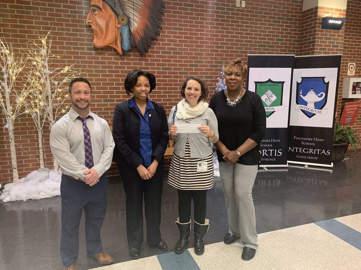 huffy3420's tweet photo. Congratulations to our Teacher of the Month for January, Mrs. Mohammadioun! This is an award that is voted on by our PHS students, which shows how much they love her! https://t.co/O1YnCMlCK7