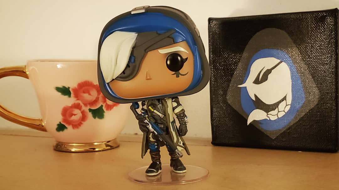 MiOswin's tweet photo. Want an amazing handpainted #Overwatch spray like my #AnaAmari one? Check out @paint_nerd on #Etsy and purchase one today! https://t.co/Q7WpjYNLiu