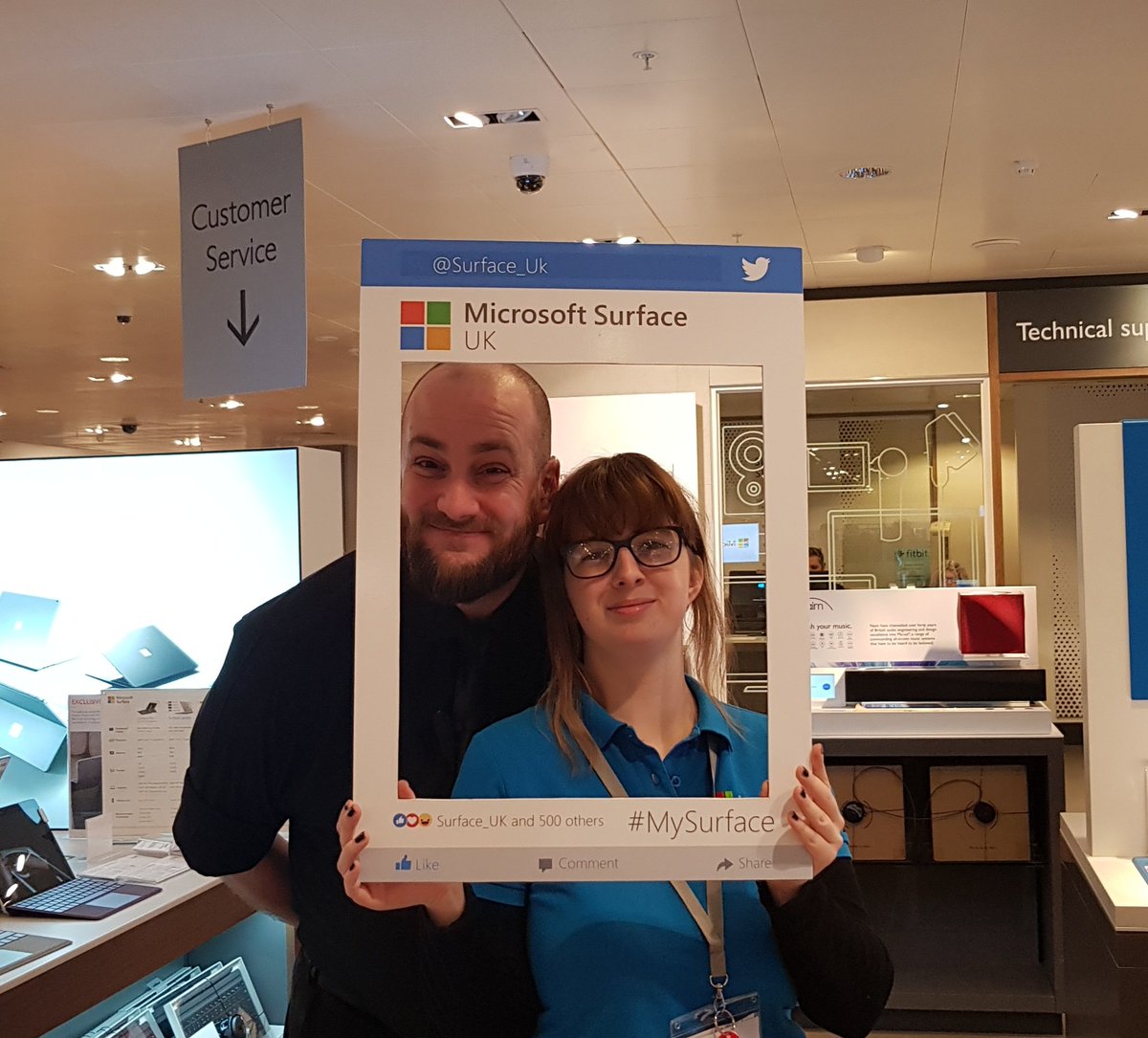MicrosoftRebec1's tweet photo. Little bit of #surfaceweek fun today in John Lewis West Quay! https://t.co/rBQUWLXGEU