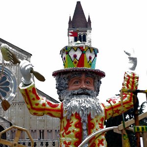 Domenica 10 febbraio inizia il #Carnevale di Verona, chiamato "Bacanal del gnoco", e terminerà il 1 marzo con una grande festa. 

#ilikemylake #verona #eventi <a href="/TourismVerona/">Tourism Verona</a> <a href="/lagodigarda_com/">Lago di Garda</a> 

ilikemylake.it/events/il-carn…