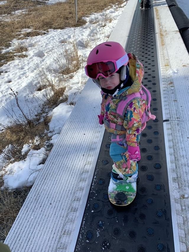 mdxone's tweet photo. Make the slopes your kids playground 🏂 #kidscanride #snowboarding #snowboard ##riglet #slopes #resorts https://t.co/NDWYwPlmq0