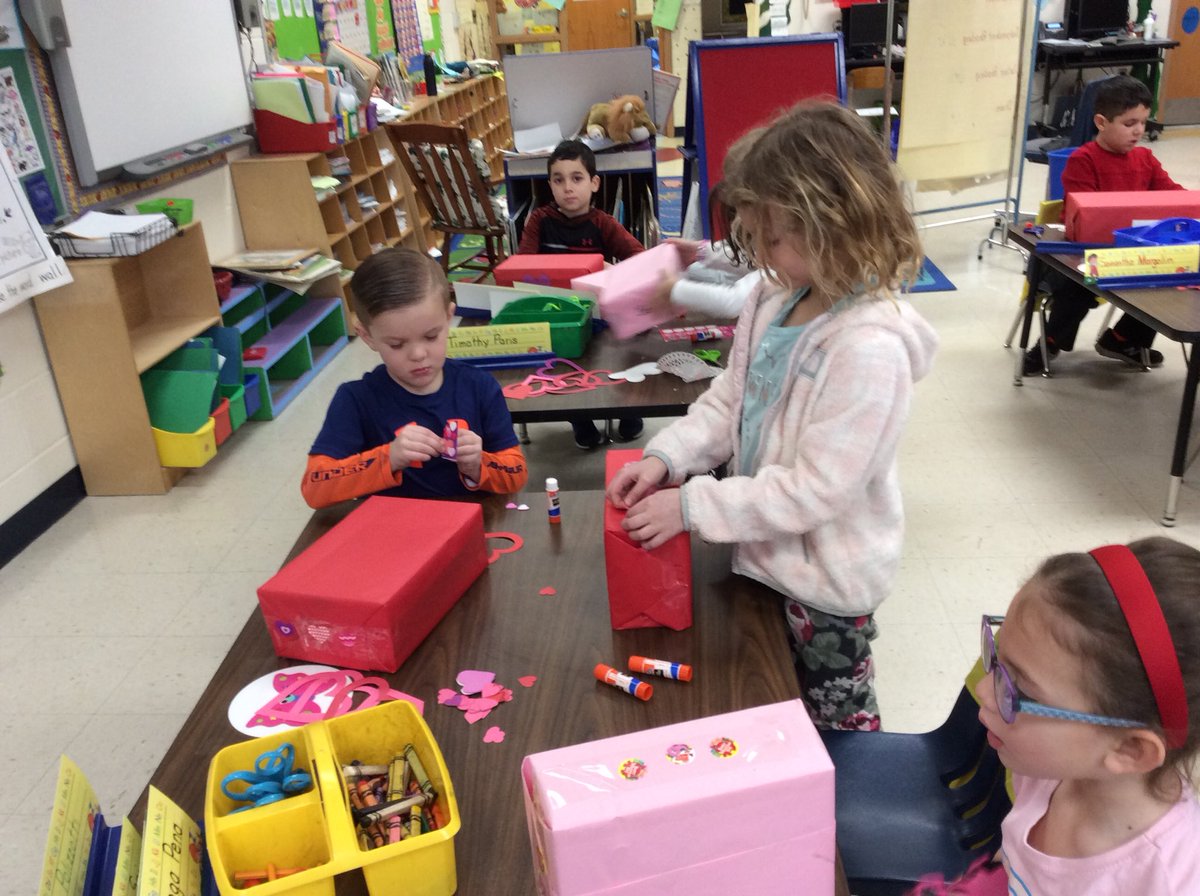 farrell_mnagel's tweet photo. Getting ready for V Day! https://t.co/ldQ5sRZZdf