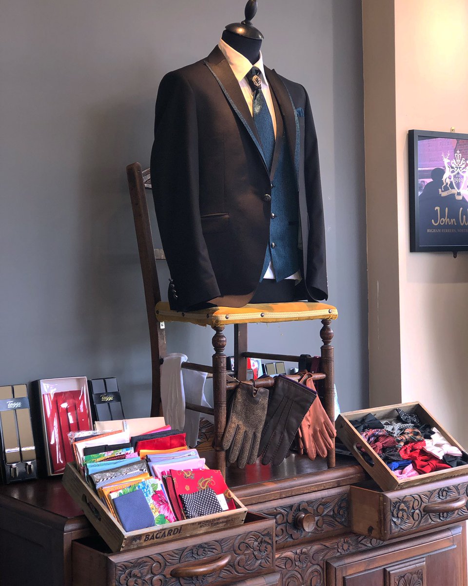 AGplado's tweet image. Unique displays 
#dinnersuit #dinnerjacket #tie #clothesdisplay #display #pocketsquare #pocketsqauredisplay #braces #tailors #tailoring #tailoringnearme #bromleytailoring #westwickhamtailors #freshcolours #tartan #colourful #menswear