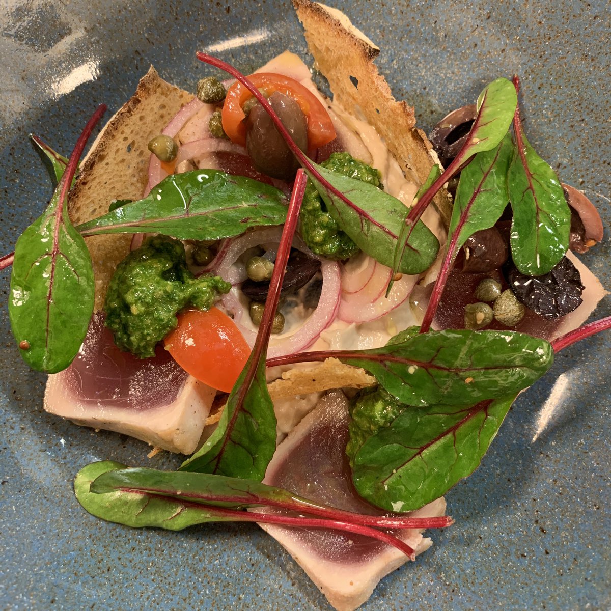 Zin om lekker te eten vanavond en je te laten verwennen? Reserveer dan nu voor vanavond. Er zijn nog enkele tafels vrij!  chefsandewerf.nl #restaurant #Hilversum