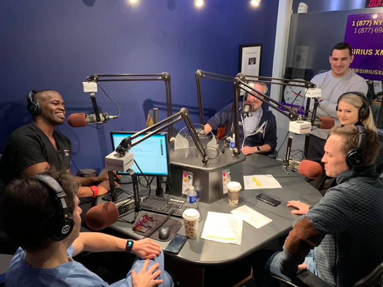 NYUDocs's tweet photo. We have a full house on the #ER show with @DoctorDarienMD, @askdrbilly, @SportSleepDoc (guest), almost-doctor #ChrisColasanti (guest), #JessicaColasanti (guest) and @heshiegreshie @SIRIUSXM
Have you ever been to the Emergency Room for a #sleep-related emergency? https://t.co/2k0u5LsnVU