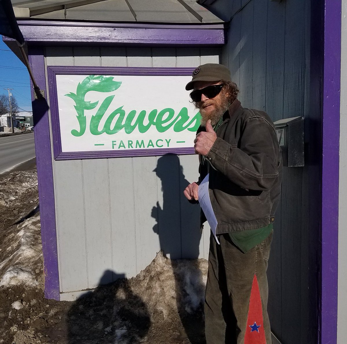 HarryBrownsFarm's tweet photo. This is what democracy looks like! #cannabistourism https://t.co/jmXz2OoDoe