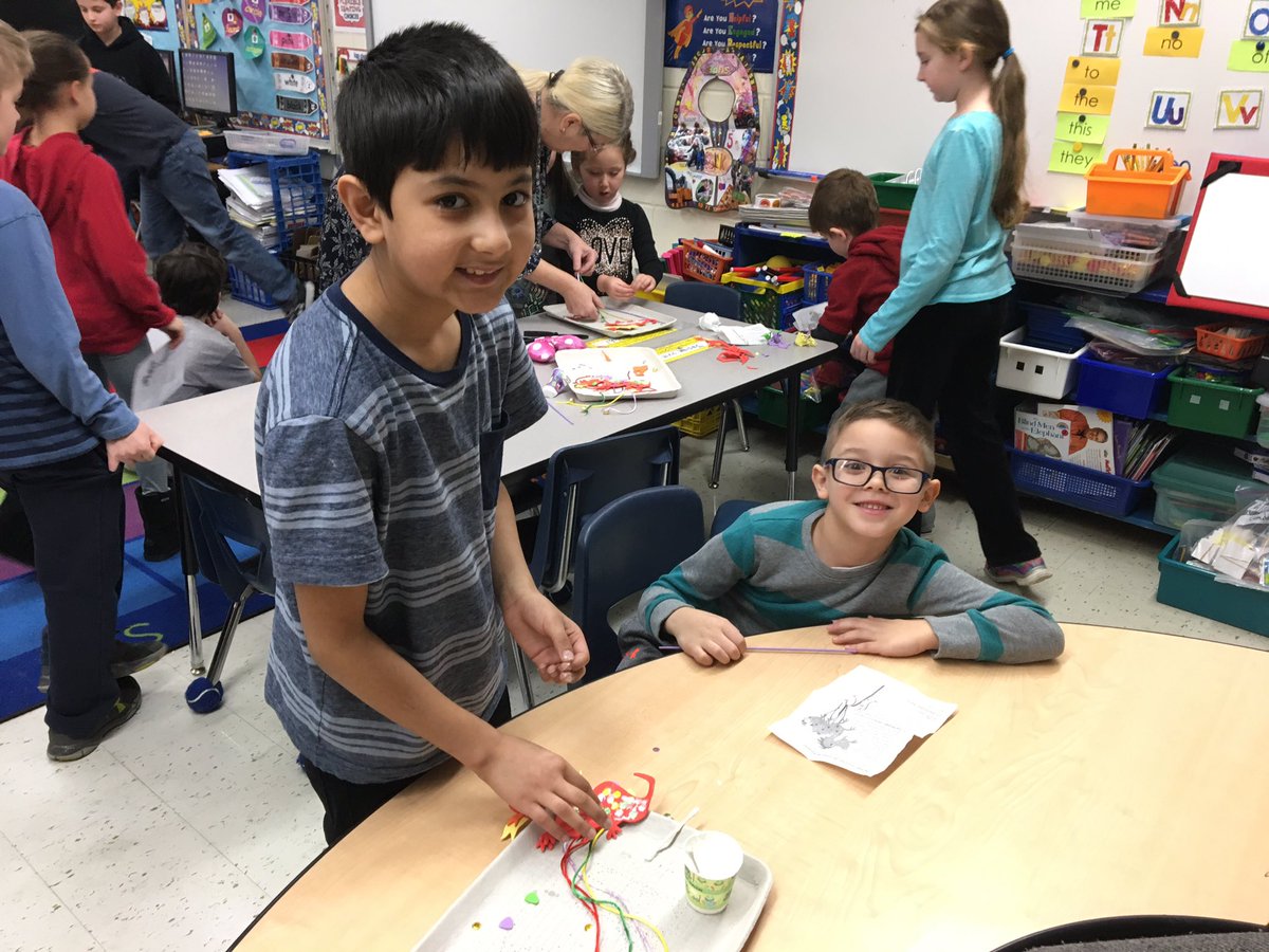 BlessingMahopac's tweet photo. Hello buddies working together to create dragons in celebration of Chinese New Year! #KindnessMattersInPac #HelloBuddies @jesselliheroes @FulmarsFinest https://t.co/8aFNrgOwSd