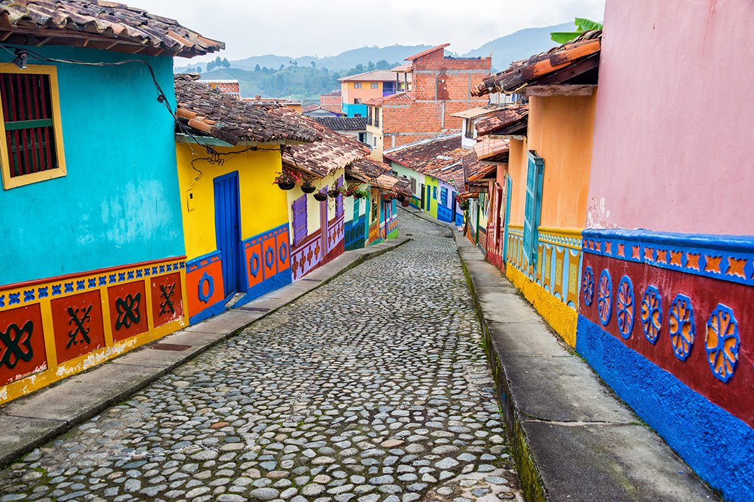 AFSUSA's tweet image. 🇨🇴 Take a two-week deep dive into Colombia’s dynamic culture and gorgeous landscape with Global Prep!🇨🇴

Follow the link:

bit.ly/2DewlNk

#afsusa #globalprep #studyabroad #colombia #tatacoadesert