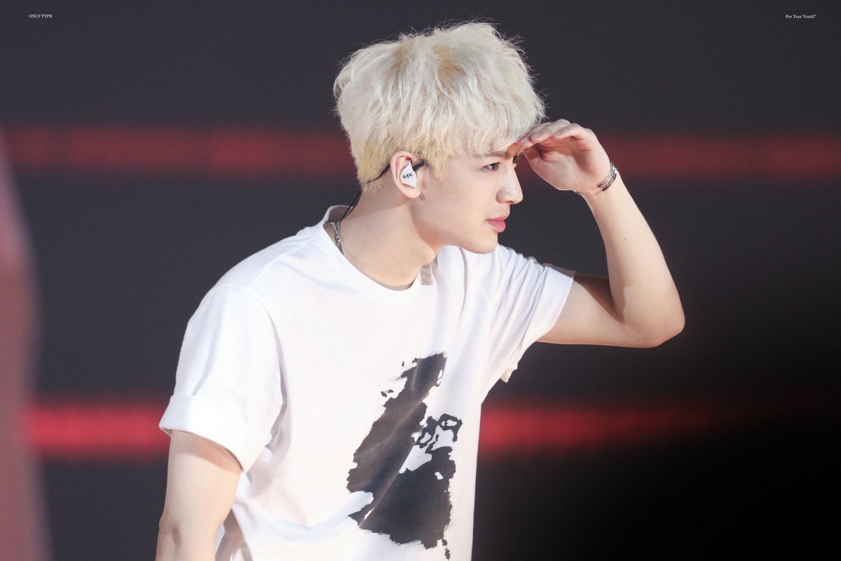 type_only's tweet image. 왕자님이 아닐리가 없지 👑
생일 축하해 유녕🎉🎉

#HBDSONGofTheYear #iKON #SONG #윤형