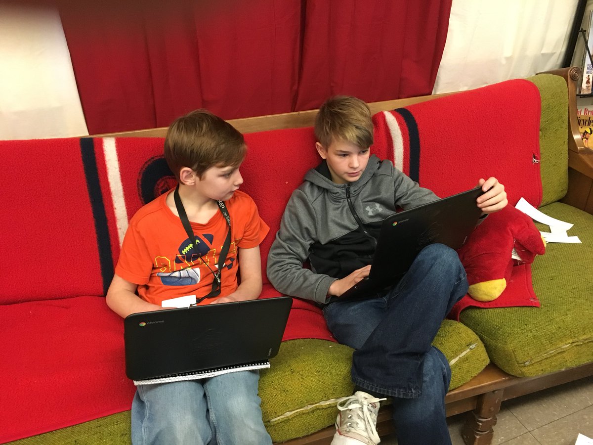 D32MsRichardson's tweet photo. Students working together to identify types of non-fiction text structures with Google Slides and Google Forms. #pcmsd32 #notreeskilledtoday #engagement https://t.co/AmMTdXc3QU