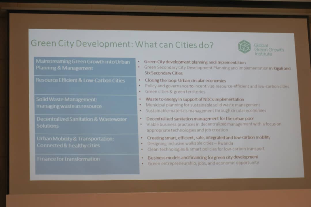 .<a href="/oakdanny/">Okechukwu Daniel Ogbonnaya</a> Lead Programme for <a href="/GGGI_Rwanda/">GGGI Rwanda</a> gives a presentation on #Greencities ,the challenges associated with rapid Urbanisation &amp; how cities mainstream #greengrowth into Urban Planning &amp; Management with #greencities being #inclusive involving women &amp;  youth #NewUrbanAgenda