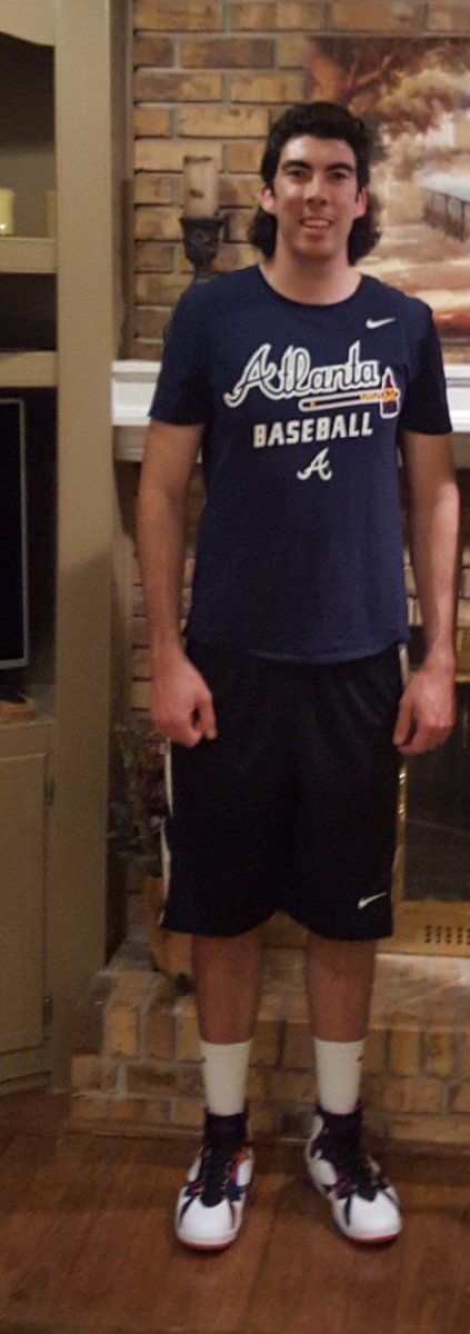 PropertyBroPapi's tweet image. I used to have a mullet and wear my Jordan 7s back in college. Where did all my drip go???