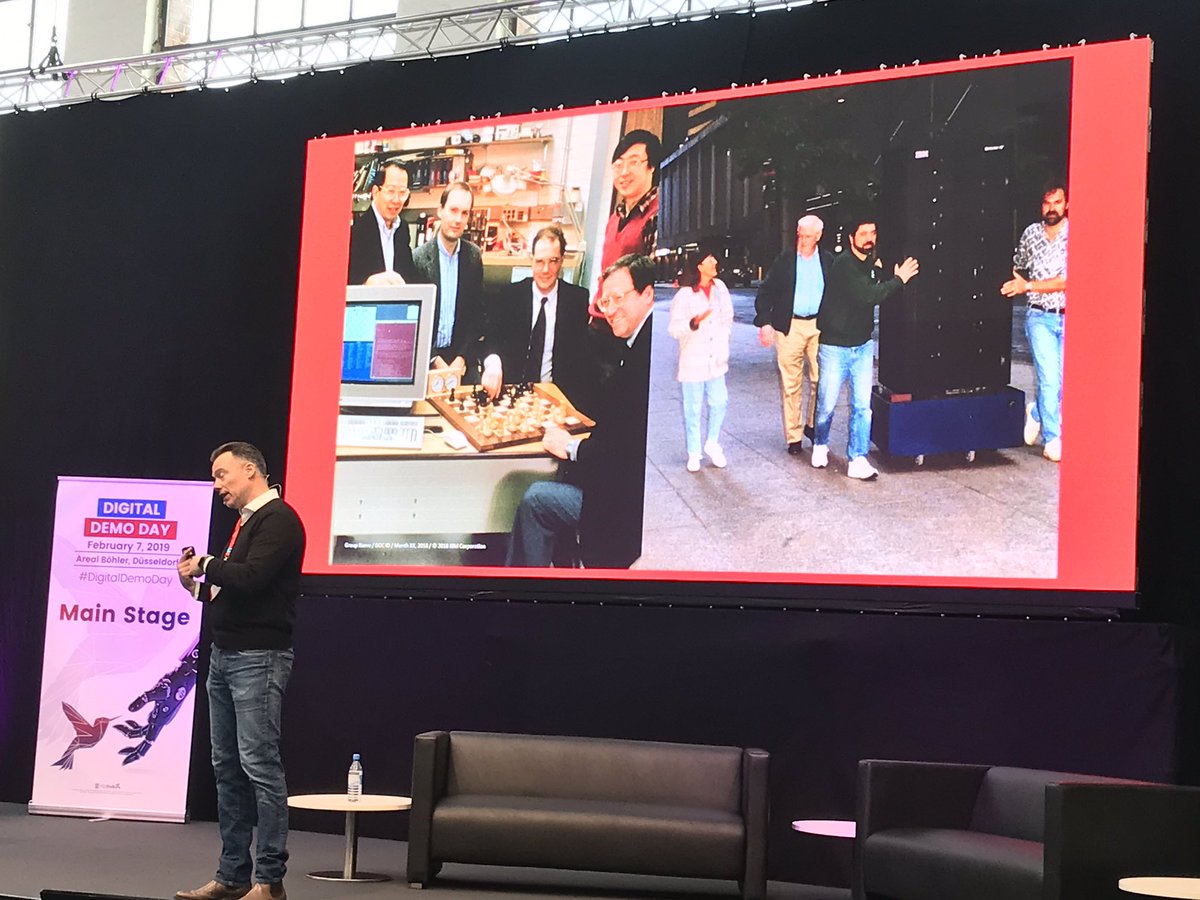 VDI_News's tweet image. Der Computer Deep Blue schlägt den Schachweltmeister 1997 @IBMWatson auf dem #DigitalDemoDay @digihub_de Die Geschichte der #KI, sowie aktuelle Zahlen, Daten u. Fakten lest ihr hier: m.vdi.de/vdi-statusberi…