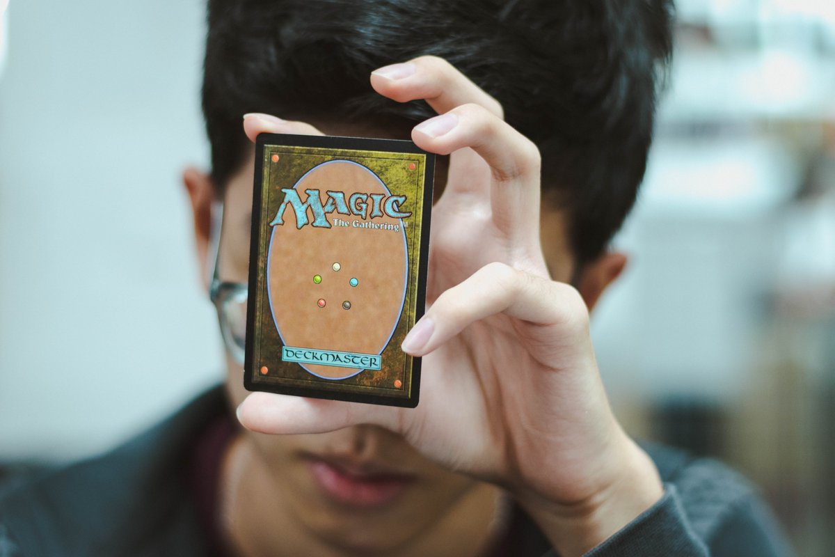 COMPÉTITIONS ET TOURNOIS MAGIC THE GATHERING ! 🤟
 
Qui aura le meilleur deck ? Participez aux tournois et aux compétitions avec cash prize lors de #PlayParis, le festival du jeu à Paris !
 
Réservez votre pass pour 2 jours les 27 &amp; 28 avril : bit.ly/2Bno5KP