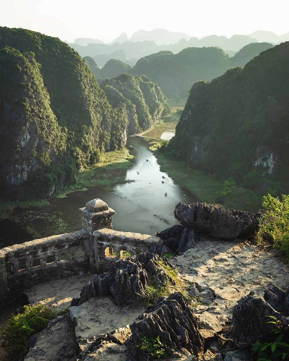wildmerch's tweet photo. Enchanting Tam Coc Valley 🍃
Who would you take here? 😍
Ninh Bình, Vietnam.
📷 @toni_b_____
#valley #nature #landscape #mountains
#sky #travel #mountain #photography
#clouds #view #naturephotography
#photooftheday #tree #sun #beautiful
#travelphotography #instagood #trip https://t.co/gV4wCx8MxC
