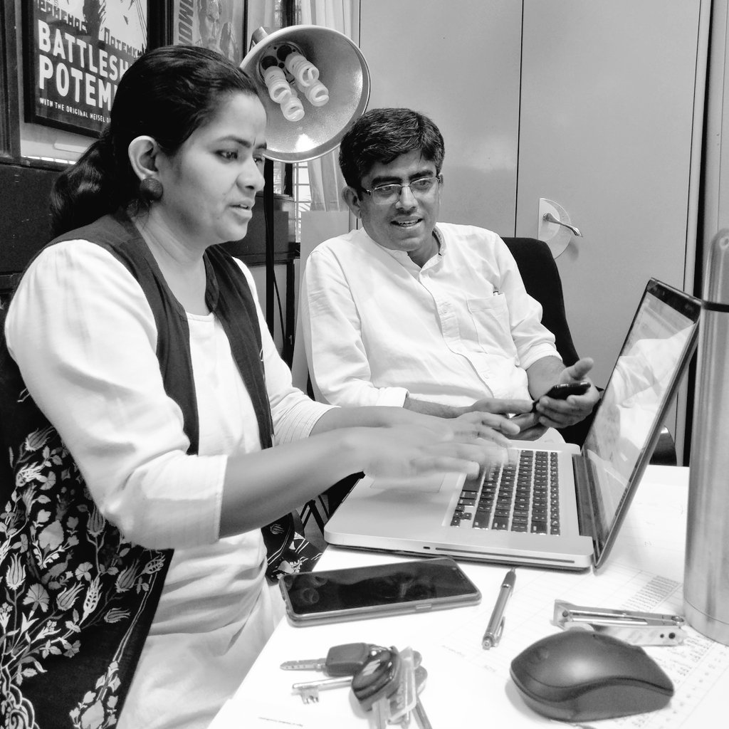 arreyy_mango's tweet photo. Initiate. Collaborate. Innovate 
-SDACs, NIFT Bengaluru
Sanjeev CM (Assistant Prof., FC)
Divya Krishna (Assistant Prof., AD)
(Professors in the cabin)
#niftbengaluru #FCjournalism #fccampuscheck
#11thingsNIFT #manzar #Spectrum2019 https://t.co/MIr9BJVvS1