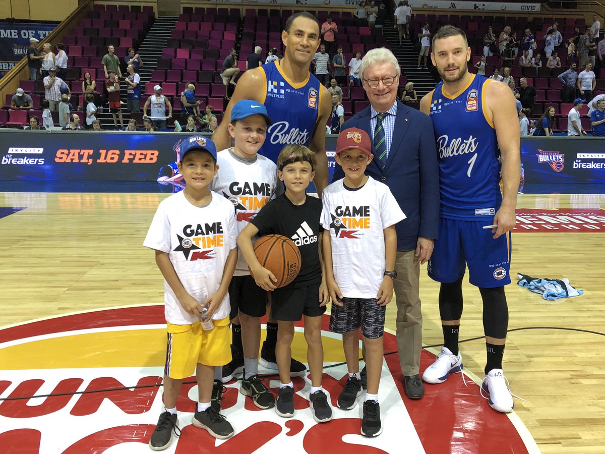 QldGovernor's tweet photo. His Excellency is tonight supporting the home town @BrisbaneBullets in their must win @NBL game against the @IllawarraHawks. #ForeverBullets #NBL19 https://t.co/6eskEQpCk3